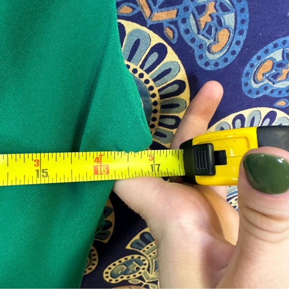 Cachè emerald green ruched dress - Picture 9 of 13